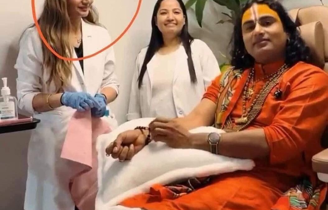 भक्तों के लिए गोबर-गौमूत्र, अपने लिए डॉक्टर और विज्ञान!